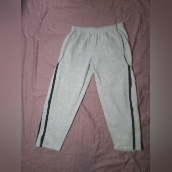 V-Logo Gray Tracksuit with Black Stripes - Picture 4 of 5